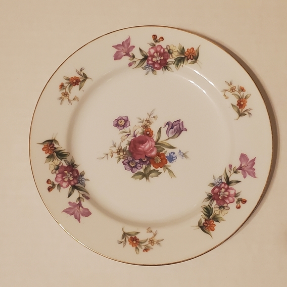 Harmony House Dresdania Plates - Picture 11 of 16